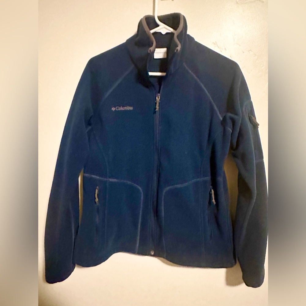 Woman’s Columbia polar fleece coat, size M